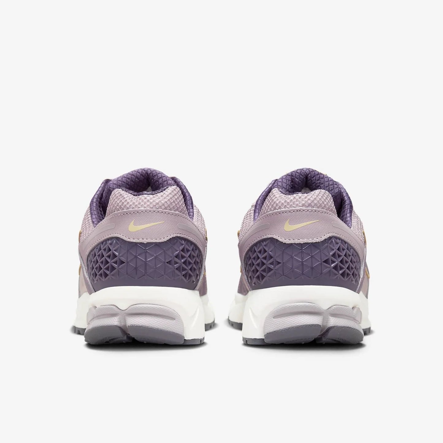 Vomero 5 Platinum Violet 5