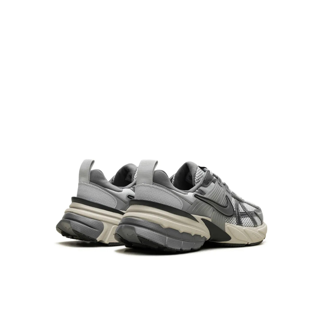Nike V2K Run Pure Platinum Wolf Grey (WMN'S)