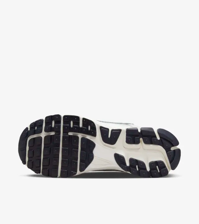 Vomero 5 Photon Dust (Womens)
